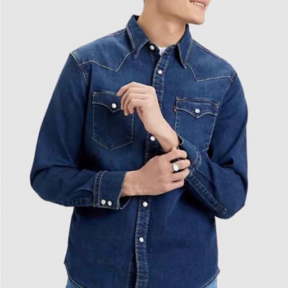 Levi’s shirt Size L style jean shirt